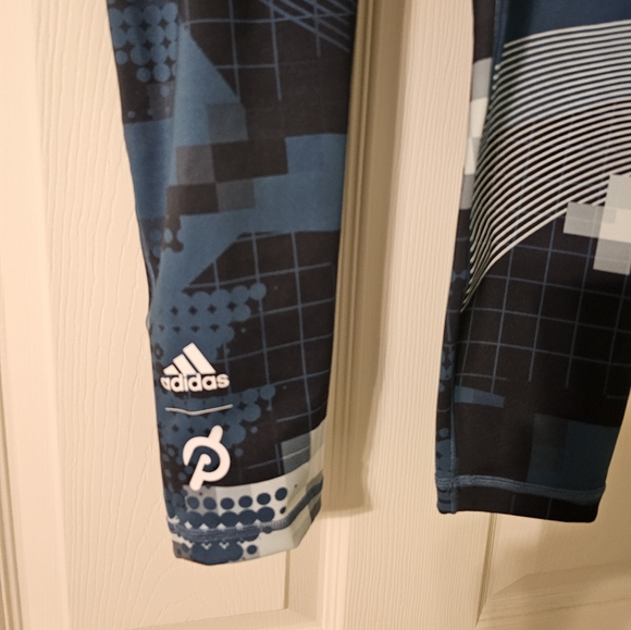 Asidas (Peloton) leggings and matching top set - Picture 6 of 8
